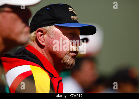 Oeiras, Portugal. 15 septembre 2017. Boris Becker, le chef du tennis masculin en Allemagne, lors du match de la coupe Davis entre le Portugal et l'Allemagne au Centro Desportivo Nacional Jamor à Oeiras/Lisbonne. Credit: Frank Molter/Alay Live News Banque D'Images