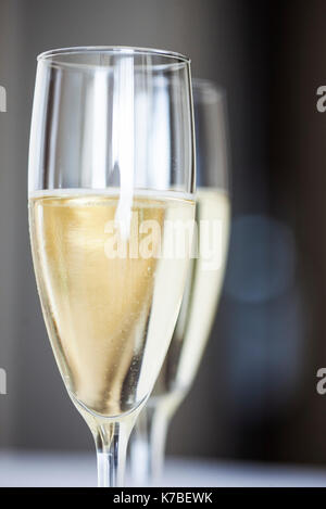 Close-up of champagne flutes Banque D'Images