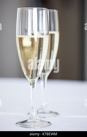Des flûtes à champagne Banque D'Images