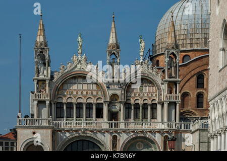 Fragment de beauté la basilique Saint Marc à la place San Marco ou piazza, Venezia, Venise, Italie, Europe Banque D'Images