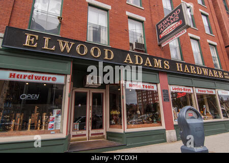 Elwood Adams Hardware Store, Worcester, Massachusetts - le plus ancien magasin de matériel dans le pays se ferme. Banque D'Images