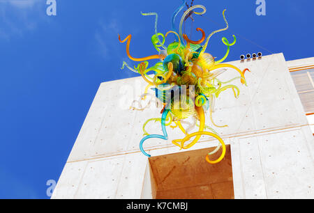 La Jolla, CA-août. 11 : une sculpture de verre par Dale Chihuly sur l'affichage au Salk Institute à La Jolla, le 11 août 2010. Le nouveau 45k pieds carrés chihu Banque D'Images