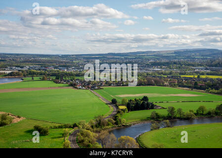 Rivière forth Vue sur campagne de abbey craig colline près de la ville de Stirling, Ecosse centrale Banque D'Images