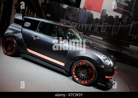 Le constructeur automobile britannique mini présente la MINI John Cooper Works gp concept-car à la 67. aai. le 67. internationale automobil-ausstellung (AAI) a ouvert ses portes à Francfort pour les visiteurs professionnels. c'est avec plus de 1 000 exposants l'un des plus grands salons automobiles au monde. Le salon est ouvert au grand public le 16 septembre. (Photo de Michael debets/pacific press) Banque D'Images