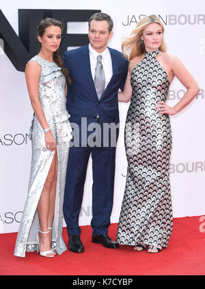 La Photo Doit Être Créditée ©Alpha Press 079965 11/07/2016 Alicia Vikander, Matt Damon Et Julia Stiles À La Première Européenne Du Film Jason Bourne Tenue À L'Odéon Leicester Square À Londres Banque D'Images