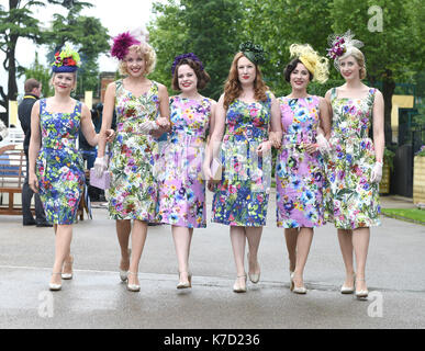 La Photo Doit Être Créditée ©Alpha Press 079965 14/06/2016 Ascot Fashion Au Royal Ascot 2016 À Ascot Racecourse À Ascot, Berkshire. Banque D'Images