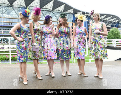 La Photo Doit Être Créditée ©Alpha Press 079965 14/06/2016 Ascot Fashion Au Royal Ascot 2016 À Ascot Racecourse À Ascot, Berkshire. Banque D'Images