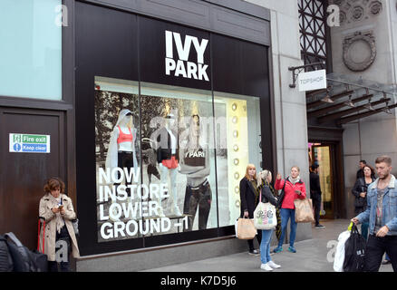 La Photo Doit Être Créditée ©Alpha Press 066465 25/05/2016 Gamme De Vêtements De Beyonce Ivy Park Window Display Au Topshop Store Sur Oxford Street À Londres. Banque D'Images