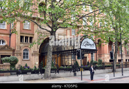 La Photo Doit Être Créditée ©Alpha Press 066465 25/05/2016 The Landmark Hotel On Marylebone Road À Londres. Banque D'Images