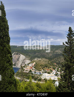 Le magnifique village d'Assos Kefalonian Banque D'Images