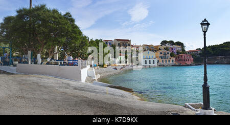 Le magnifique village d'Assos Kefalonian Banque D'Images