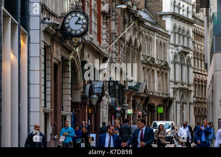 Throgmorton street dans la ville de Londres, London, UK Banque D'Images