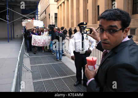 Mars manifestants de Wall Street au cours d'Occupy Wall Street. Banque D'Images