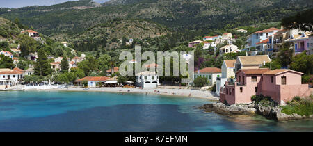 Le magnifique village d'Assos Kefalonian Banque D'Images