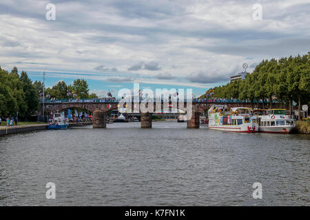 Le vieux pont sur la Sarre à Sarrebruck, Allemagne Banque D'Images