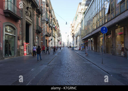 Naples, Italie, augut 10 2014 : Street View de la célèbre rue Via Toledo à Naples, Italie naples centre historique de la ville est le plus important en Europe, et est li Banque D'Images