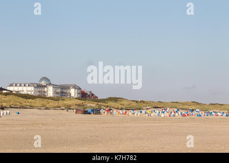 Vue sur la plage sur la mer du Nord, l'île de juist Frise orientale, en Allemagne, en Europe, au début de la lumière du matin. Banque D'Images