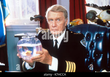 La Photo Doit Être Créditée ©Alpha Press 070000 (1988) George Gaynes En Tant Que Commandant Lassard Dans Le Film Police Academy 5 Assignation Miami Beach Banque D'Images