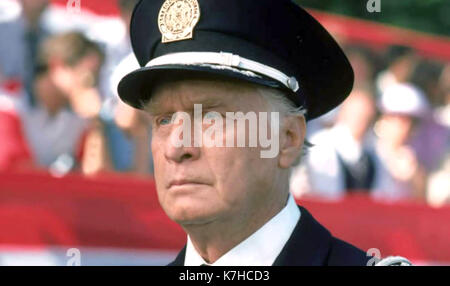 La Photo Doit Être Créditée ©Alpha Press 070000 (1988) George Gaynes En Tant Que Commandant Lassard Dans Le Film Police Academy 5 Assignation Miami Beach Banque D'Images