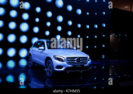 Francfort, Allemagne. 15 septembre 2017. Le constructeur automobile allemand mercedes-benz présente la mercedes-benz e 350 glc vus hybride plug-in au 67. aai. le 67. internationale automobil-ausstellung (IAA de Francfort est à plus de 1 000 exposants l'un des plus grands salons automobiles au monde. Le salon est ouvert pour le public en général à partir de la 16e jusqu'au 24 septembre. Banque D'Images