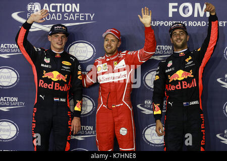 Singapour, Singapour. 16 septembre 2017. Sports motorisés: FIA Formula One World Championship 2017, Grand Prix de Singapour, #33 Max Verstappen (NLD, Red Bull Racing), #5 Sebastian Vettel (GER, Scuderia Ferrari), #3 Daniel Ricciardo (AUS, Red Bull Racing), | Verwendung weltweit Credit: dpa/Alay Live News Banque D'Images