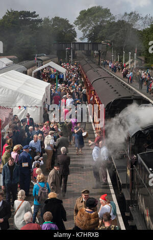 Sheringham, Norfolk, Royaume-Uni. 16 septembre 2017. un 1940 extravaganza le long de North Norfolk line railway pavot attire des milliers de visiteurs à weybourne, sheringham et Holt. de la musique, de la danse, 1940 la mode, expositions de guerre et les personnages s'allient pour un voyage nostalgique dans le temps. Banque D'Images