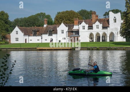 L'Angleterre, dans le Buckinghamshire, medmenham & tamise Banque D'Images