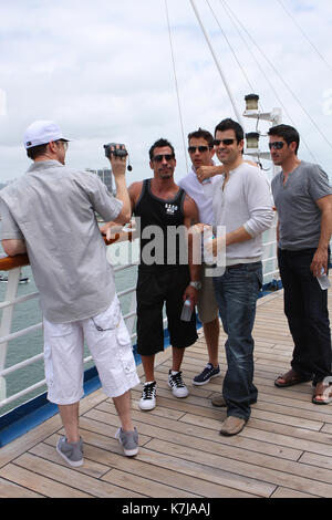 Miami, Floride - 14 Mai : Donnie Wahlberg, Danny Wood, Jordan Knight, Joey Mcintyre Et Jonathan Knight Assistent Au Lancement De La Croisière New Kids On The Block Concert Cruise Le 14 Mai 2010 À Miami Beach, Floride.Credit: Majo Grossi/Mediapunch Banque D'Images