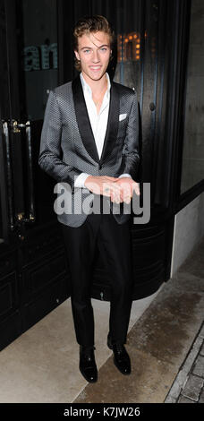 La Photo Doit Être Créditée ©Kate Green/Alpha Press 079965 11/01/2016 Lucky Blue Smith Au London Collections Hommes Automne Hiver 2016 Bfc Dîner Des Ambassadeurs À Sartoria À Savile Row, Londres. Banque D'Images