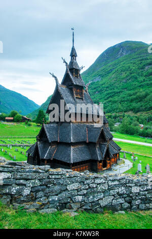 En bois ancienne église borgund, comté de Sogn og Fjordane, Norvège Banque D'Images