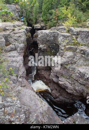 La Temperance River Gorge, près de Schroeder, Minnesota, USA. Banque D'Images