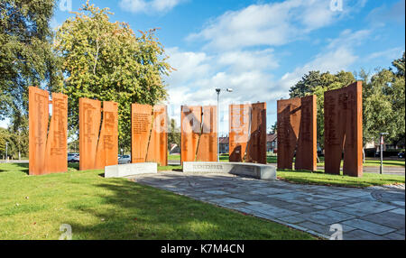 Monument de guerre Camelon tombé près de l'écluse 16 à l'avant et canal de Clyde en Écosse Falkirk Camelon UK Banque D'Images