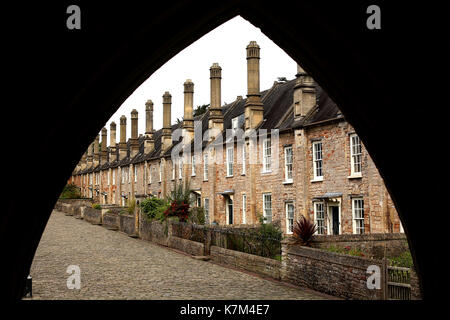 Gv de vicaires fermer dans les puits, la plus petite ville du Royaume-Uni. les maisons ont été achevées en 1363 et les cheminées couronné en 1470. Banque D'Images