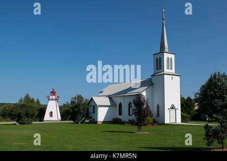 Vue de Saint Paul's Church et le phare historique, Manitawning Banque D'Images