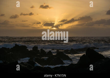 Coucher du soleil à la ponta dos capelinhos, coucher de soleil, capelo, île de Faial, Açores, Portugal Banque D'Images