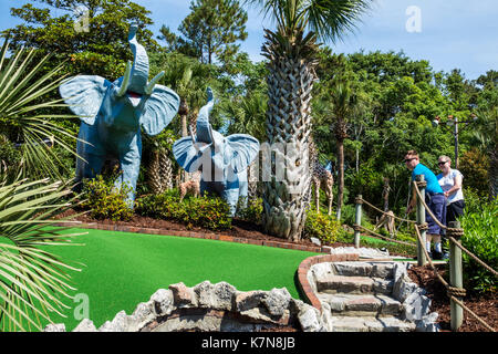 Myrtle Beach Caroline du Sud, Jungle Safari Golf, mini-golf, Elephant, statue de fibre de verre, miniature, les visiteurs Voyage tourisme touristique la Banque D'Images