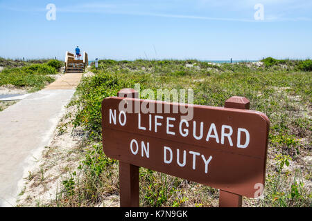 Myrtle Beach Caroline du Sud,Océan Atlantique,Myrtle Beach State Park,sable,sentier,panneau,avertissement,pas de sauveteur en service,RF SC170516116RF Banque D'Images