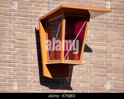 La photographie capture la scène autour de Elandsgracht 117 et Marnixstraat 260-262 près du Hoofdbureau van Politie à Amsterdam, montrant l'architecture et l'emplacement du quartier général de la police dans la ville. Banque D'Images