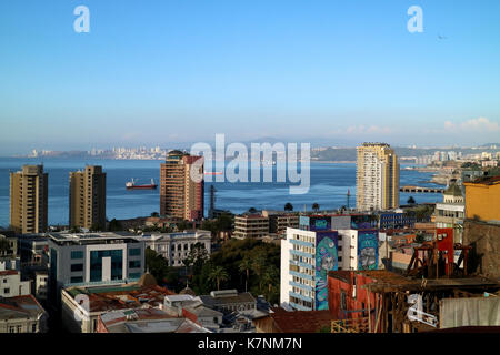 La ville et le port de Valparaiso Banque D'Images