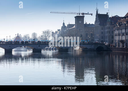 Zurich, Suisse - 10 décembre 2016 : les rues de Zurich Banque D'Images