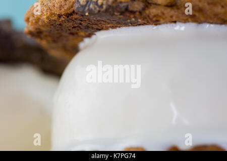 Close up of ice cream sandwich cookie en fond Banque D'Images