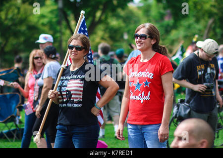 Washington, DC - 16 septembre 2017 : Des manifestants se rassemblent sur le national mall pour une manifestation de soutien au président Donald Trump, considérée comme la "mère de tous les rallyes' (moar). Banque D'Images