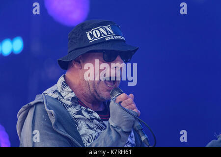 La Courneuve, France. 16 septembre 2017. Bernie Bonvoisin, chanteuse de la « confiance », se produit à la Fête de l'humanité le 16 septembre 2017 à la Courneuve. Crédit : Bernard Menigault/Alamy Live News Banque D'Images