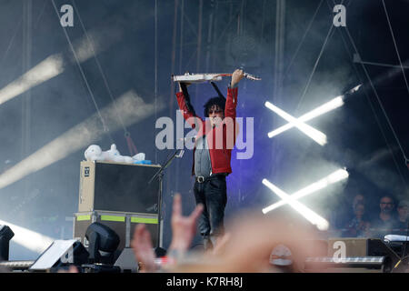 La Courneuve, France. 16 septembre 2017. Norbert Krief, guitariste de « Trust », se produit à la Fête de l'humanité le 16 septembre 2017 à la Courneuve. Crédit : Bernard Menigault/Alamy Live News Banque D'Images