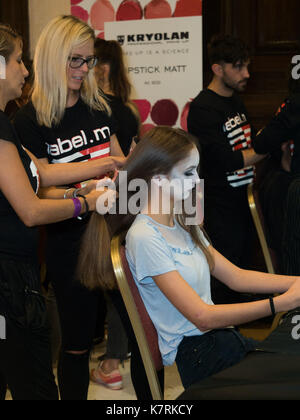 16 septembre : les coulisses de john herrera spectacle au freemasons Hall à Londres. john herrera est mettant en vedette son armada collection Crédit : sohó bé snowdon/Alamy live news Banque D'Images