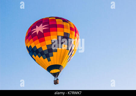 Montgolfières multicolores Banque D'Images