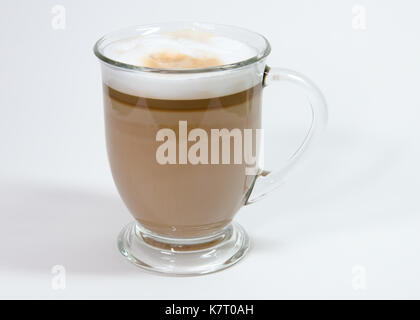 Latte en verre clair avec mousse Banque D'Images