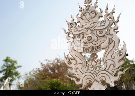 Face à Wat Rong Khun (Temple blanc). Province de Chiang Rai, Thaïlande, Asie du Sud-est Banque D'Images