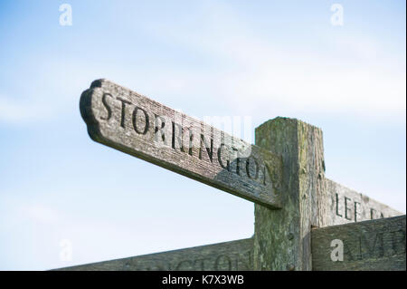 Panneau en bois Storrington, West Sussex, Angleterre Banque D'Images