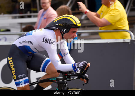 Victor Campenaerts de l'équipe Lotto Jumbo dans la phase 5 du contre-la-montre OVO Energy Tour of Britain Tendring, Clacton, Essex Banque D'Images